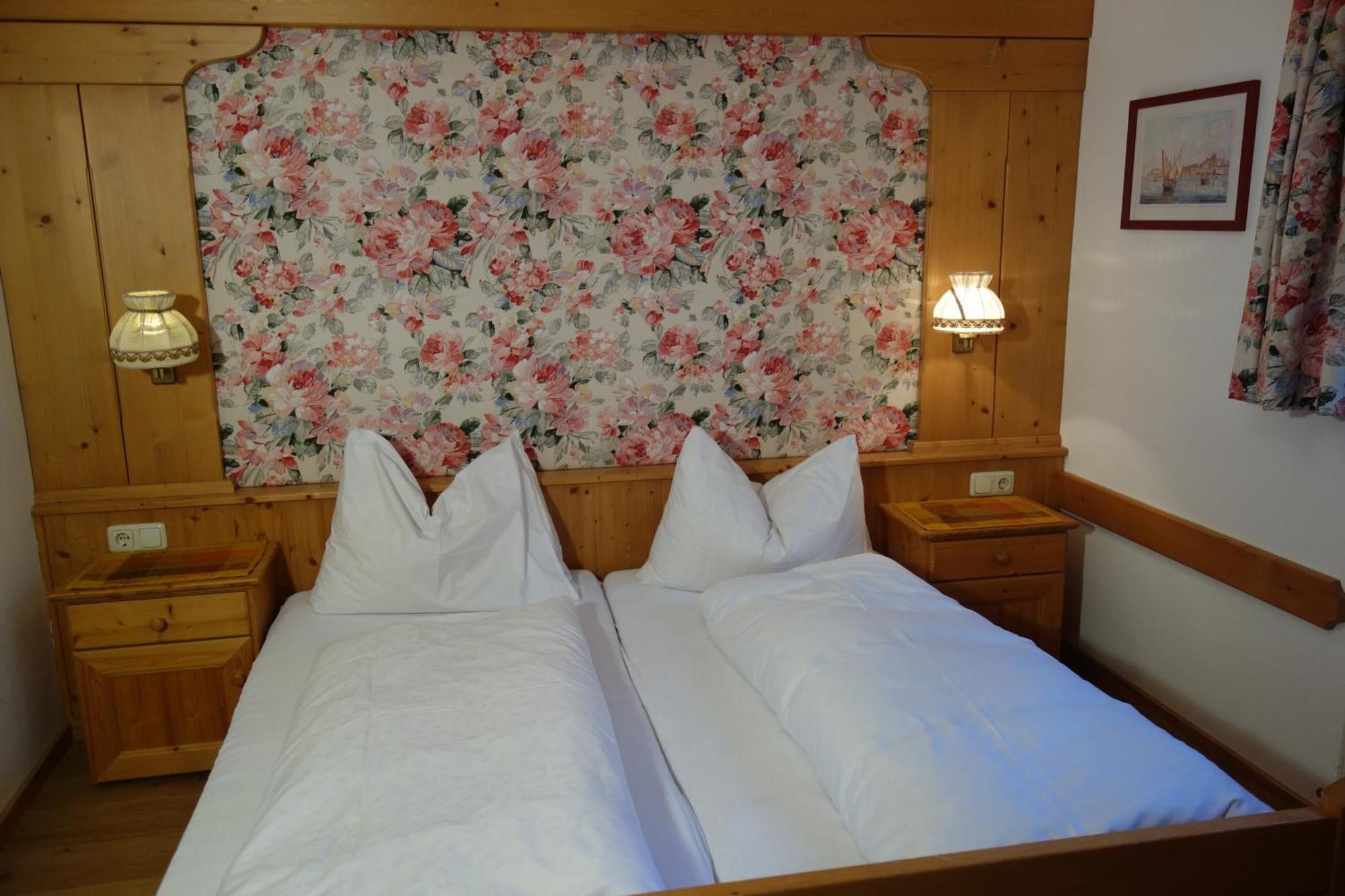 Brunnenhof Apartments Pettneu am Arlberg Kamer foto